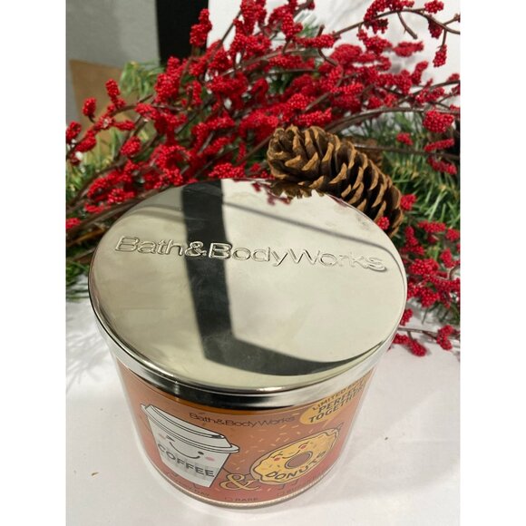 Bath & Body Works Limited Edition “Coffee & Donuts” NEW 3 Wick Candle NO OFFERS - Picture 4 of 7
